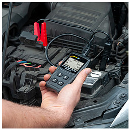 Voltmètre PCE-CBA 10 - Testeur de batteries automobiles 12 V - PCE Instruments